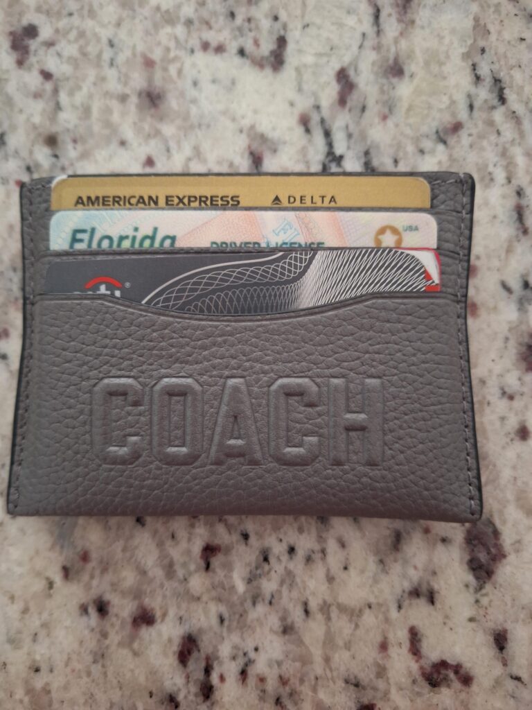 Best Slim Card Holders for Men with Compact Pocket Fit
