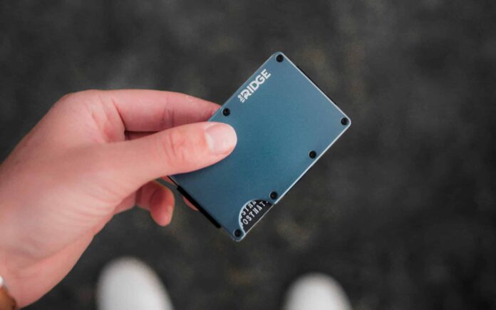Best Slim Card Holders for Men with Compact Pocket Fit