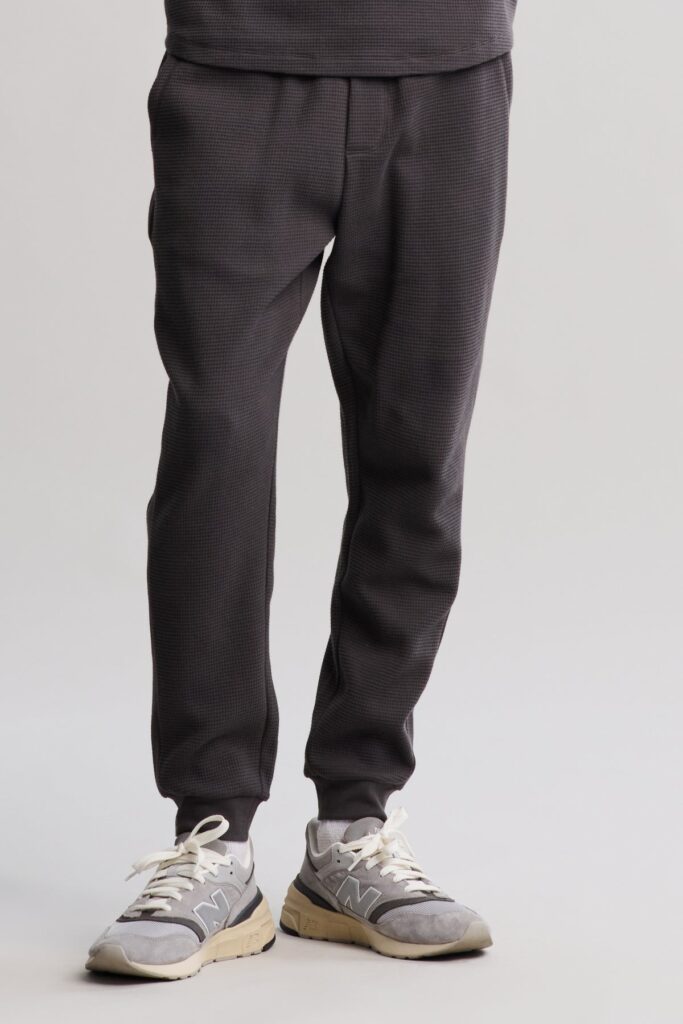 Barefoot Dreams Malibu Collection Men’s Waffle Knit Jogger