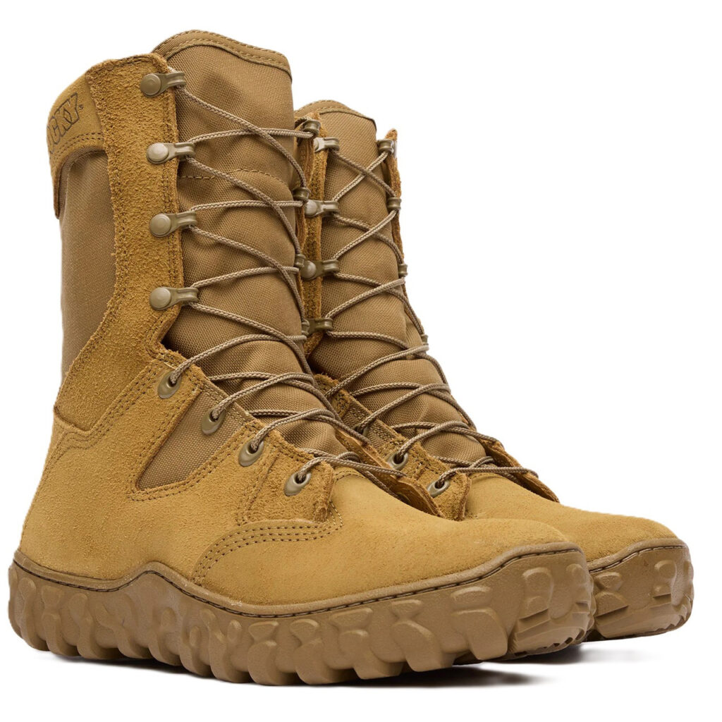 Best Lace Up Combat Boots for Men with Rugged Tough Build