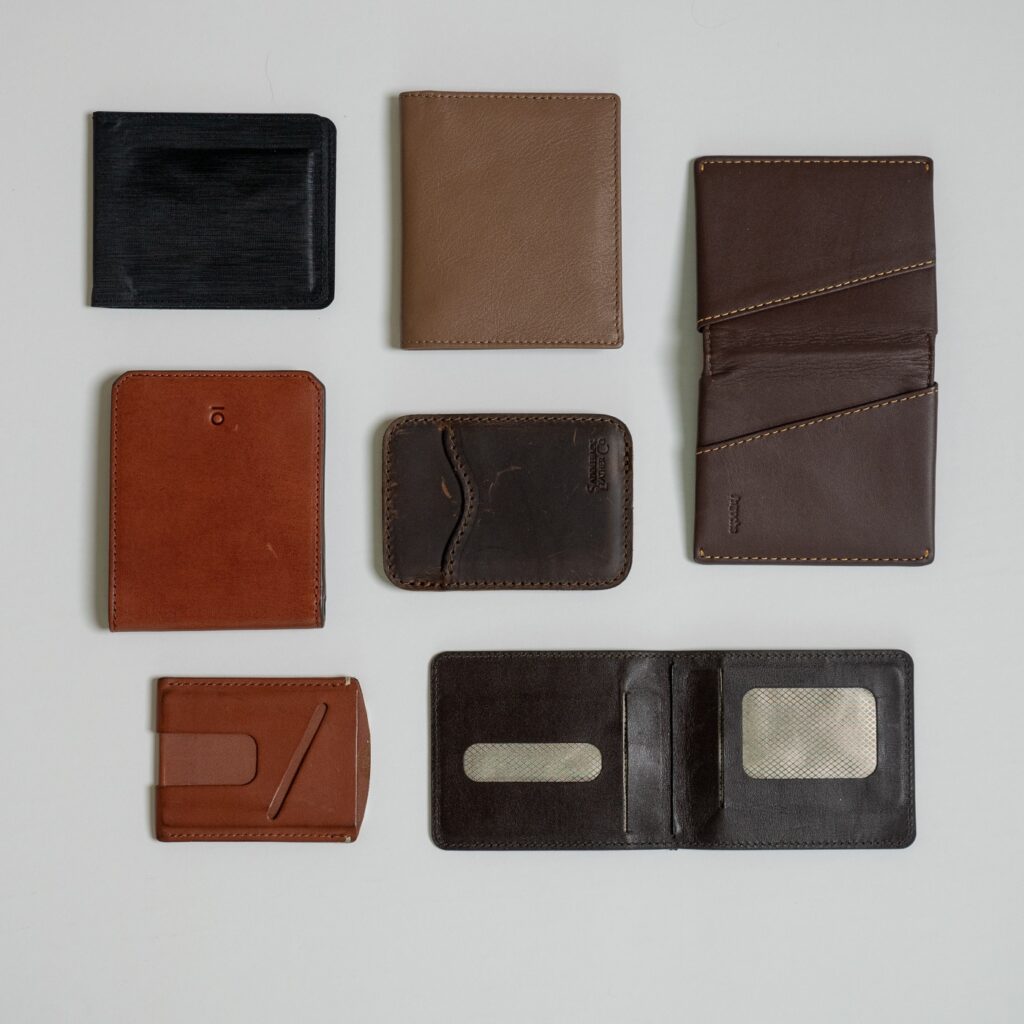 Best Slim Card Holders for Men with Compact Pocket Fit
