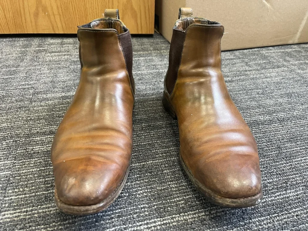 Best Suede Chelsea Boots for Men with Sleek Slip On Design