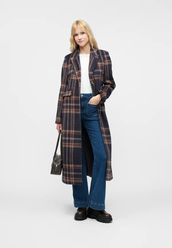Best Double Breasted Peacoats for Men with Sharp Structured Fit