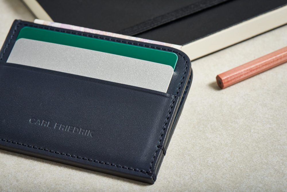 Best Slim Card Holders for Men with Compact Pocket Fit