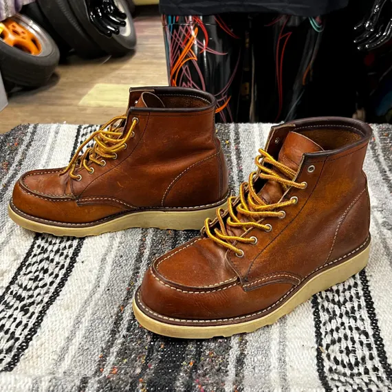 Best Moc Toe Work Boots for Men with Classic Crafted Style