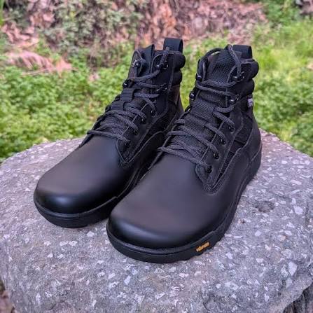 Best Lace Up Combat Boots for Men with Rugged Tough Build