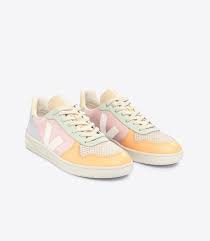 Best Minimalist Leather Sneakers for Men with Clean Versatile Look
