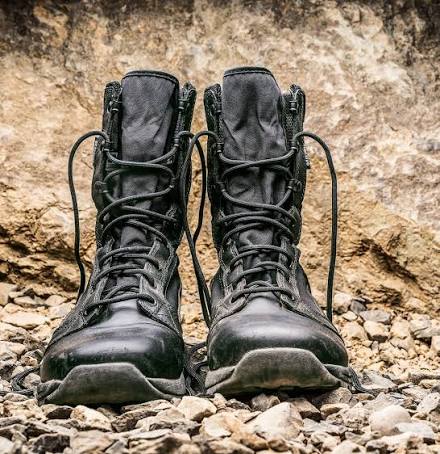 Best Lace Up Combat Boots for Men with Rugged Tough Build