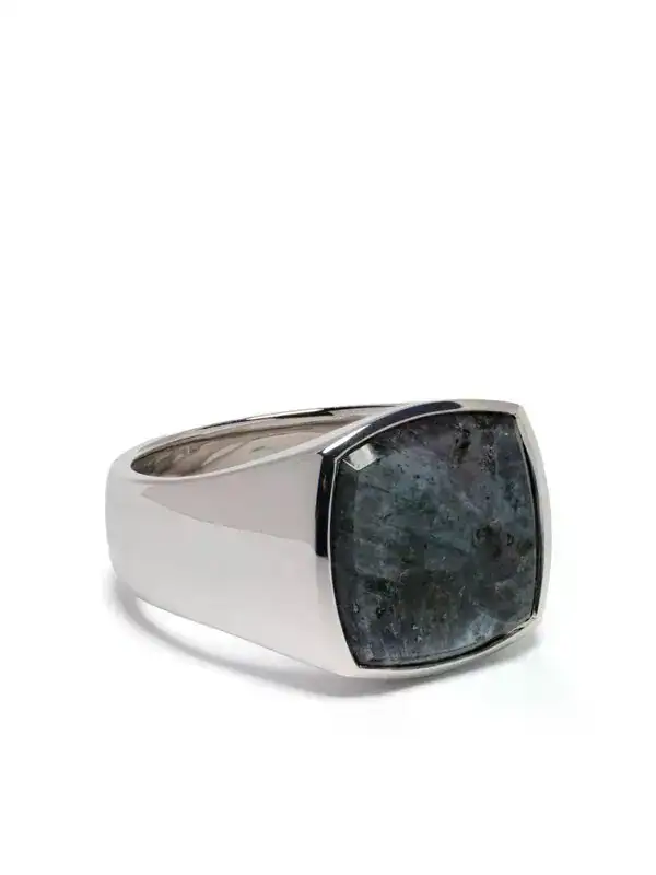 Best Signet Rings for Men with Classic Engraved Detail