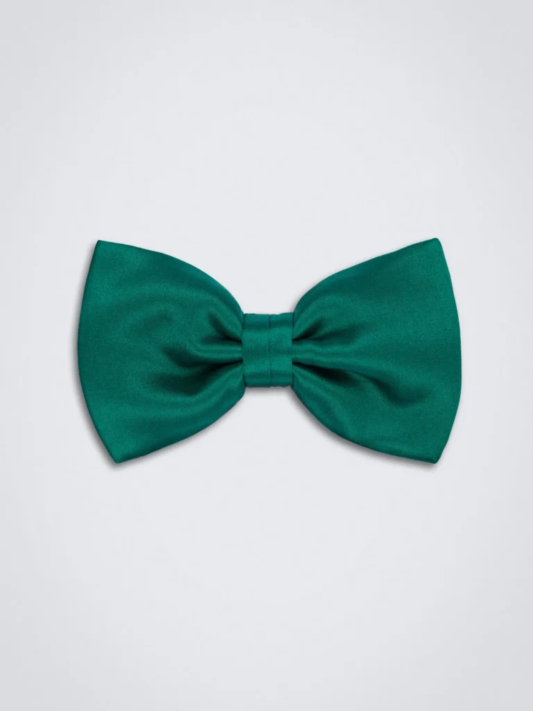 Brioni Essential Midnight Blue Silk Bow Tie