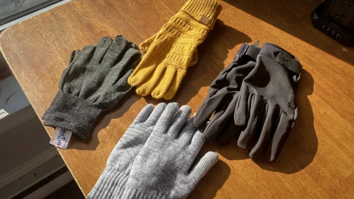 Best Touchscreen Gloves for Men with Phone Friendly Fingertips