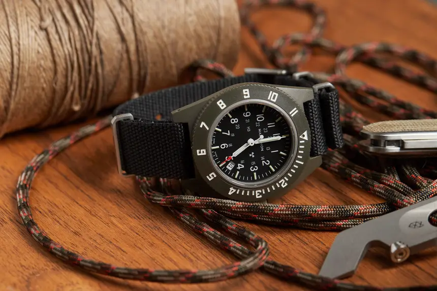 Crown & Buckle Chevron James Bond