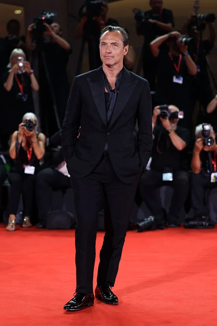 Jude Law - Suit Style, Grooming Choices and Red Carpet Confidence