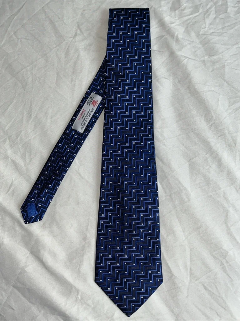 Turnbull & Asser Navy and Blue Square-Tipped Knitted Tie