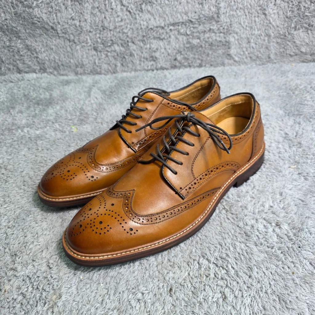 Best Two Tone Wingtip Shoes for Men with Bold Vintage Style
