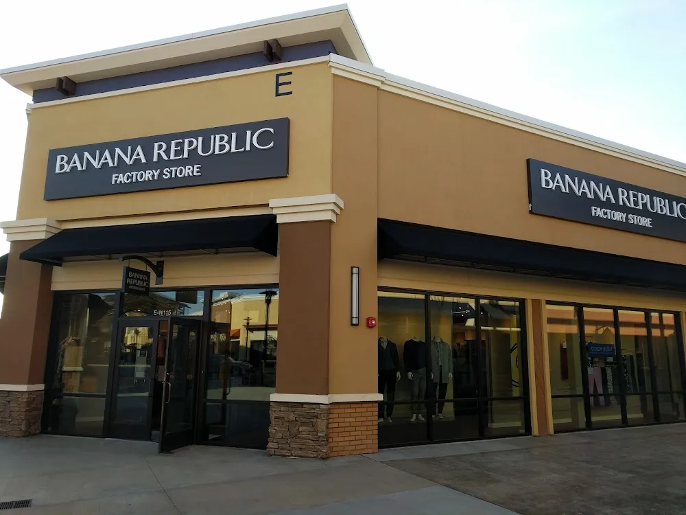Banana Republic Factory — Little Rock