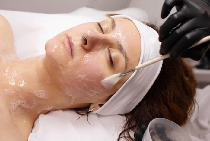 Glycolic Peel – Brighten Dull Uneven Skin