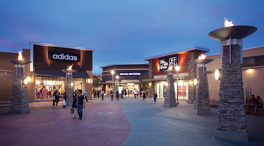 Outlets North Phoenix — Phoenix